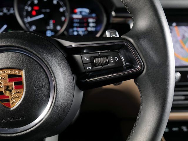 Used 2025 Porsche Macan image 23