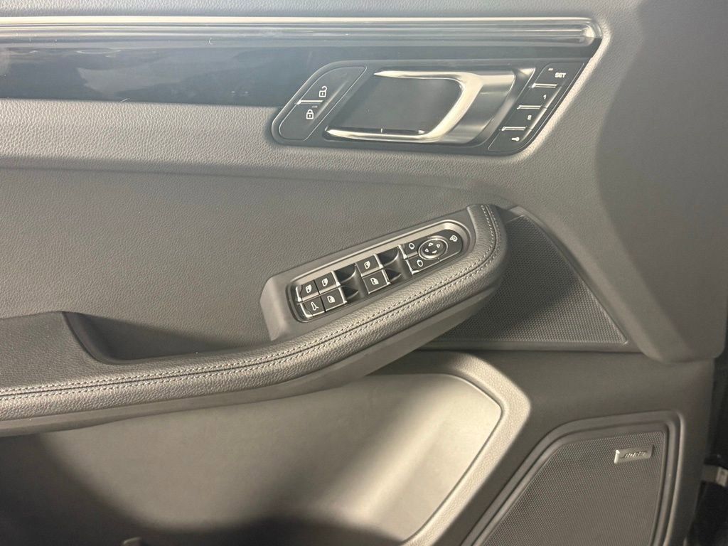 New 2026 Porsche Macan image 25
