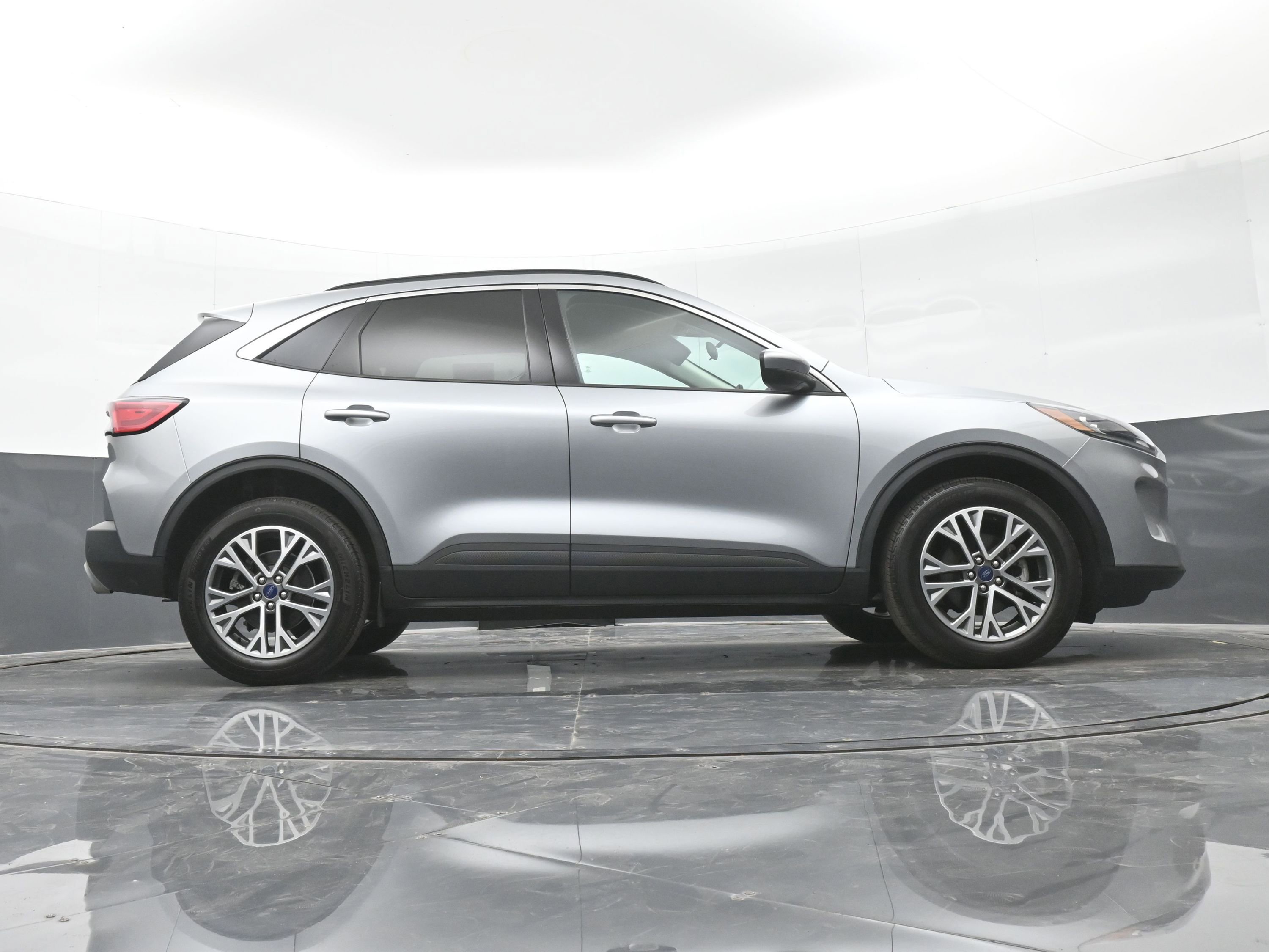 Used 2022 Ford Escape SEL image 45