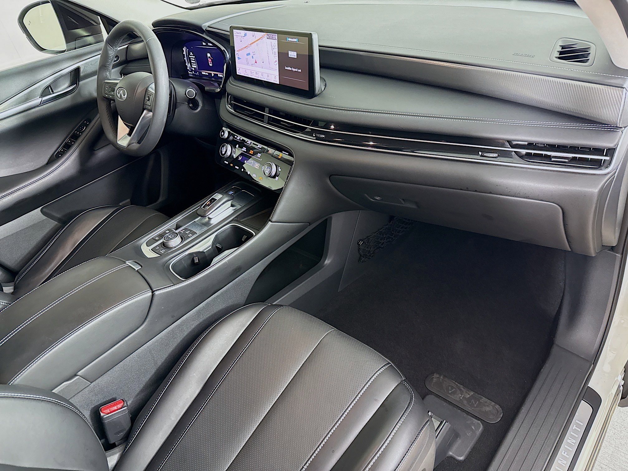 Used 2023 INFINITI QX60 Luxe w/ Cargo Package FWD image 37