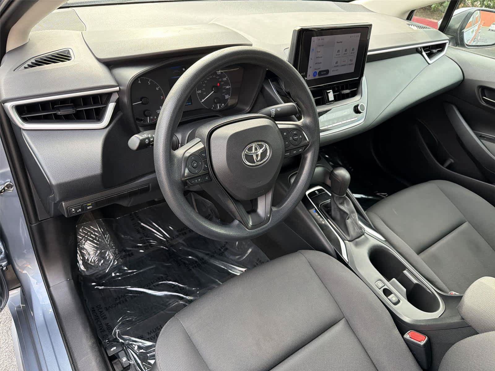 Used 2023 Toyota Corolla LE FWD image 2