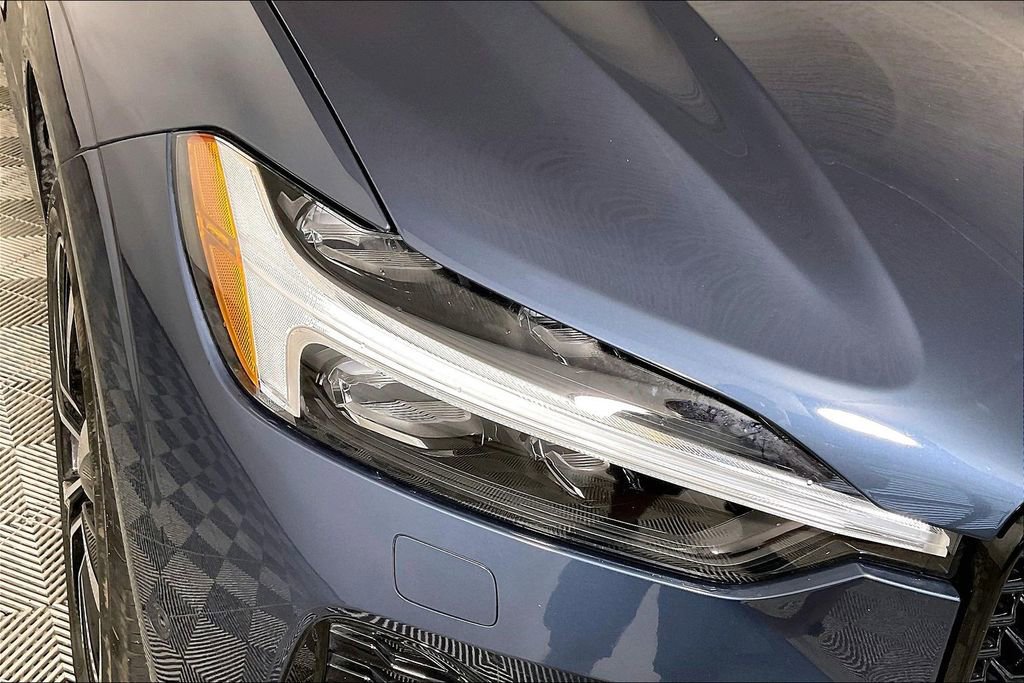 Used 2025 Volvo XC60 B5 Plus w/ Protection Package Premier image 27