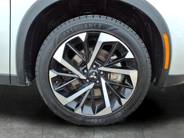 Used 2024 Mitsubishi Outlander SE image 9