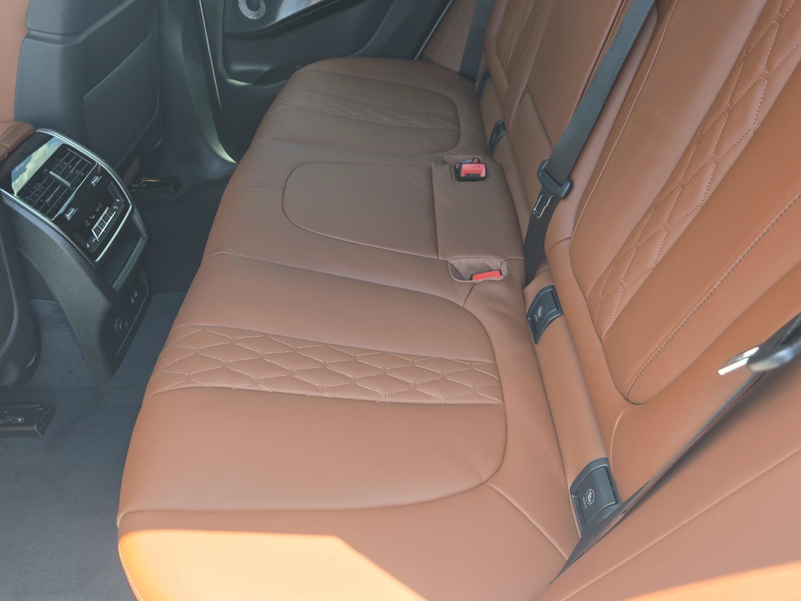 New 2026 BMW X5 M60i AWD/4WD image 13