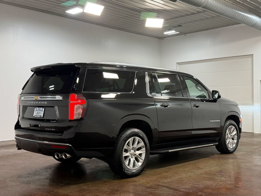 Used 2024 Chevrolet Suburban Premier AWD/4WD image 24