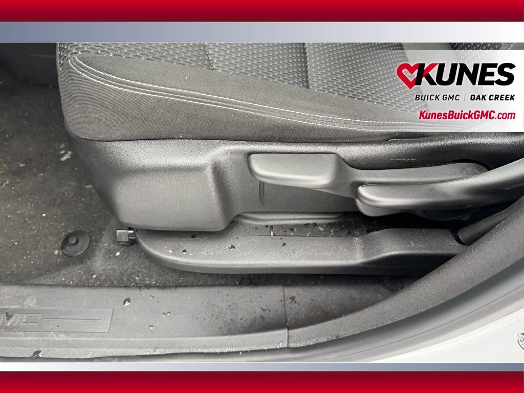 Used 2024 GMC Terrain SLE image 13