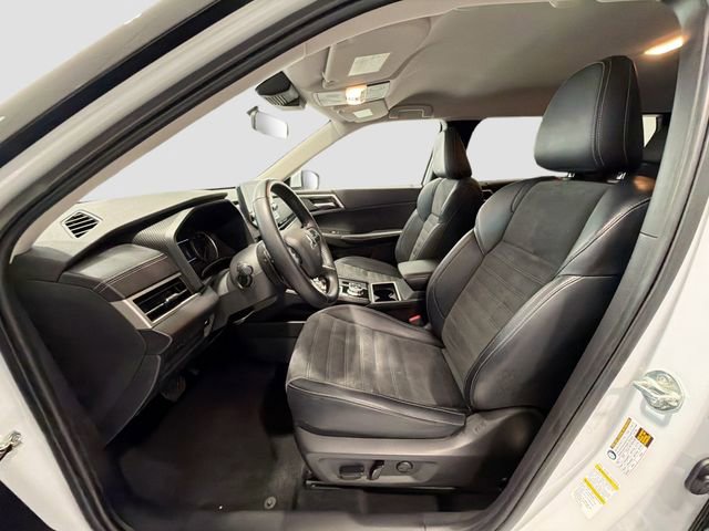 Used 2023 Mitsubishi Outlander SE FWD image 19