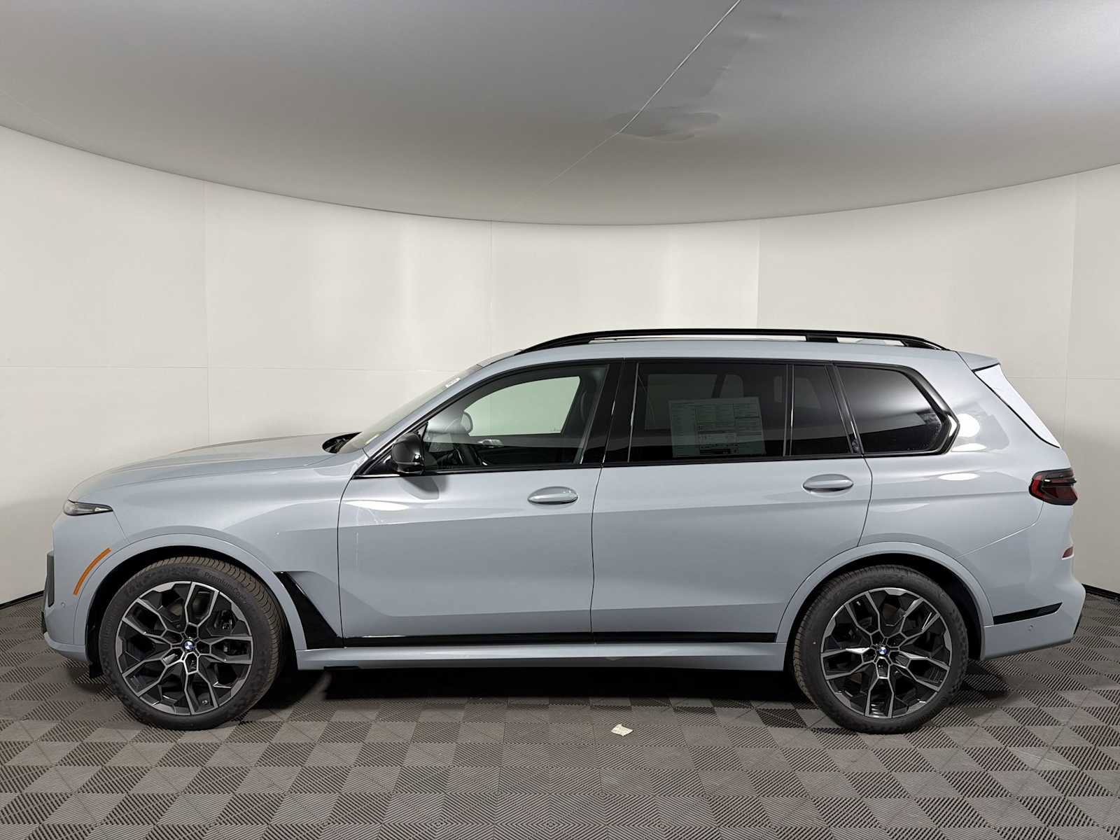 New 2026 BMW X7 M60i image 4