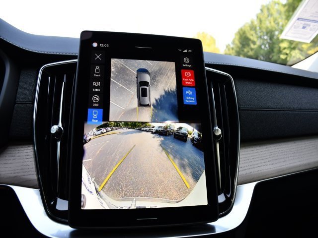 New 2026 Volvo XC90 B6 Plus w/ Protection Package Premier image 18