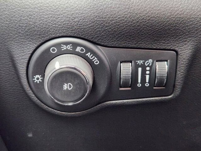 Used 2024 Jeep Compass Latitude image 20