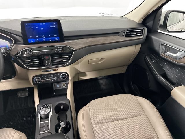 Used 2020 Ford Escape Titanium w/ Titanium Premium Package 2.0 AWD/4WD image 29