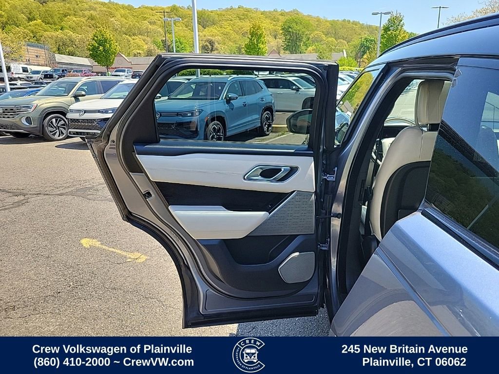 Used 2018 Land Rover Range Rover Velar R-Dynamic HSE AWD/4WD image 48