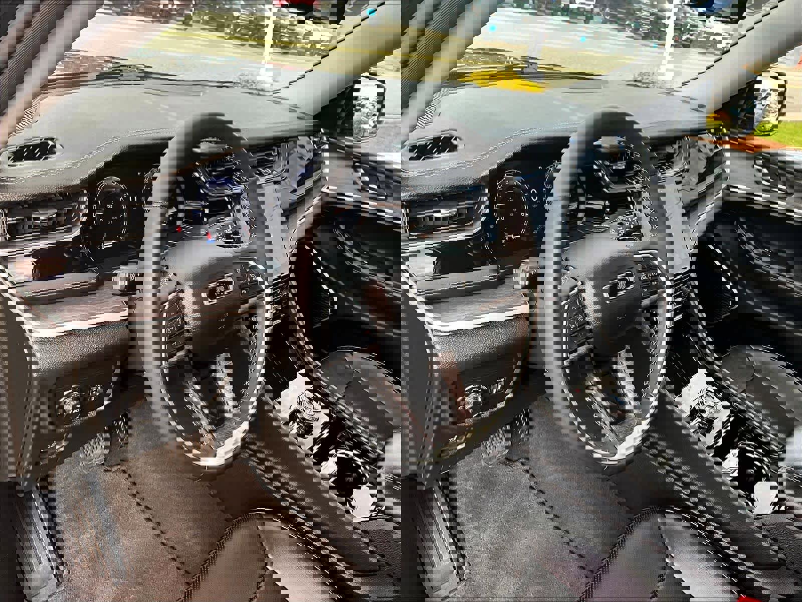 Used 2023 Jeep Grand Cherokee L Limited w/ Luxury Tech Group II AWD/4WD image 7