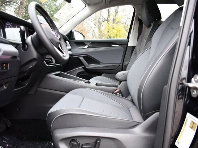 New 2026 Volkswagen Tiguan SE AWD/4WD image 12