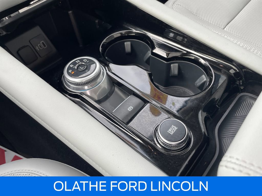 Used 2025 Ford Explorer Platinum w/ LUX Leather Package image 30