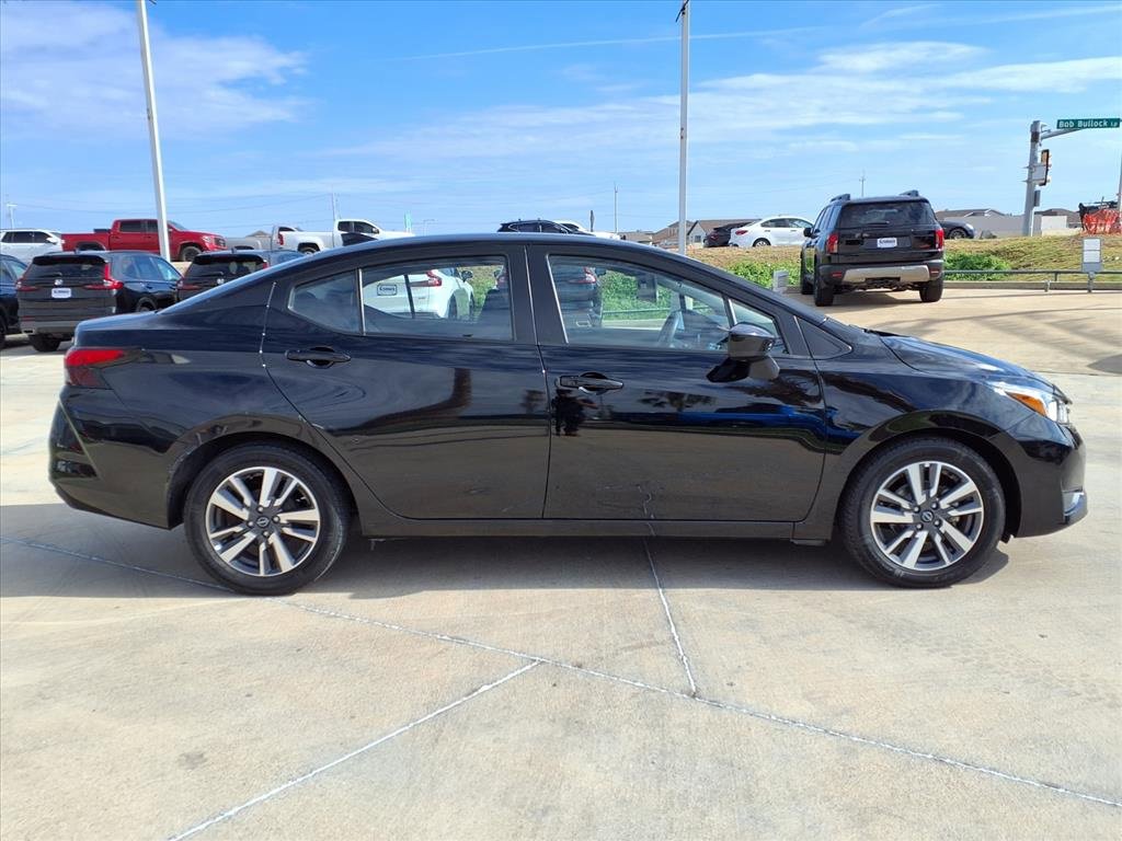 Used 2023 Nissan Versa SV image 8