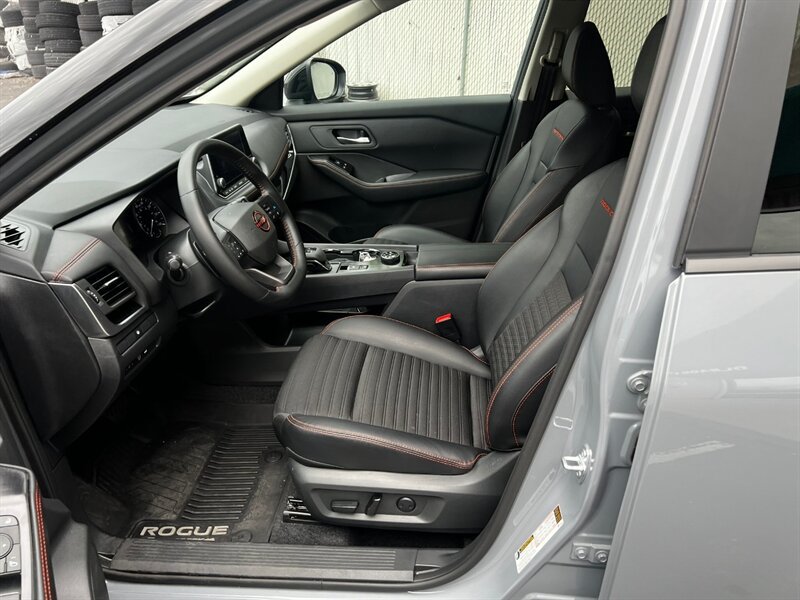 Used 2026 Nissan Rogue SV AWD/4WD image 17