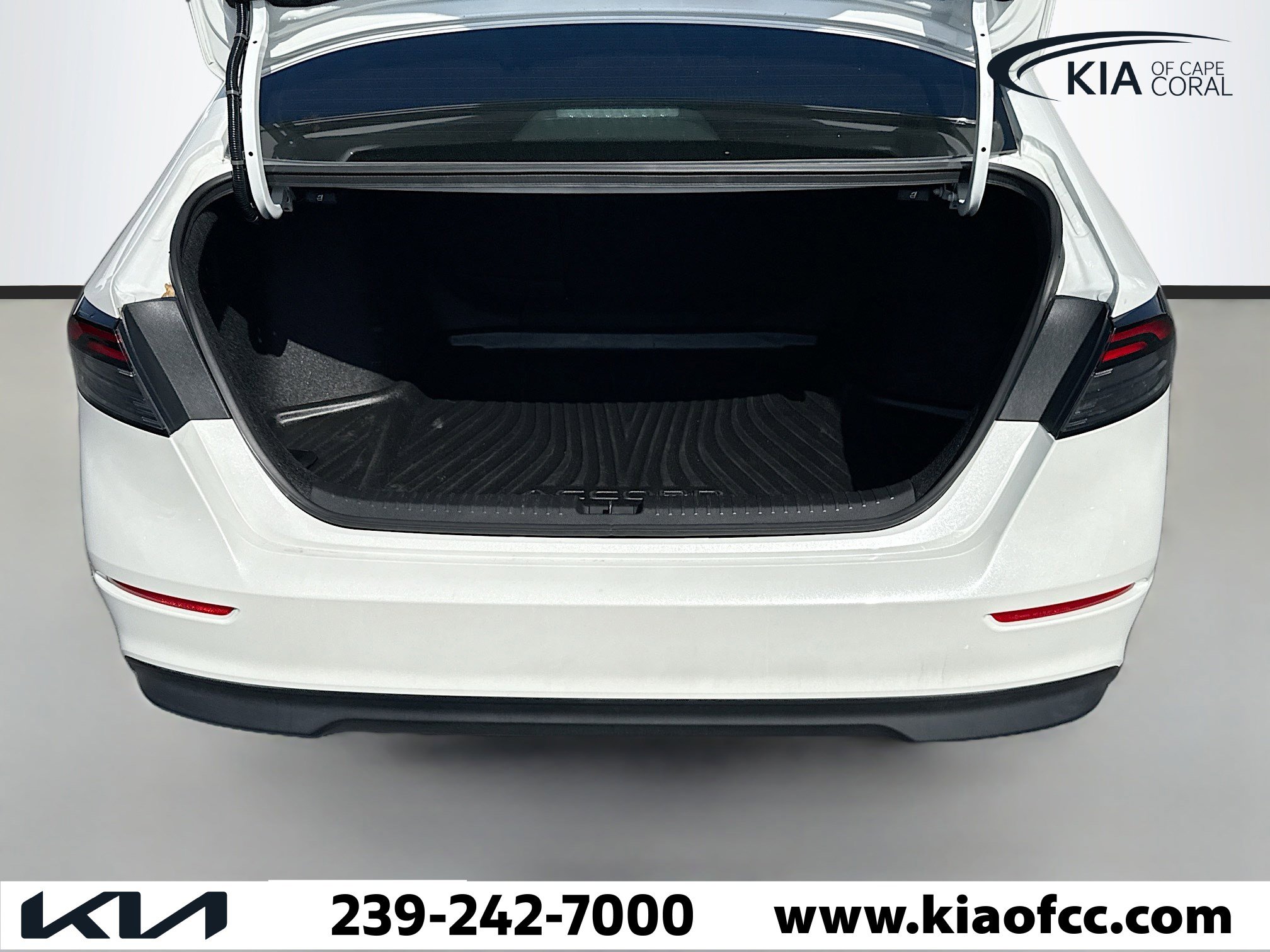 Used 2023 Honda Accord EX image 12