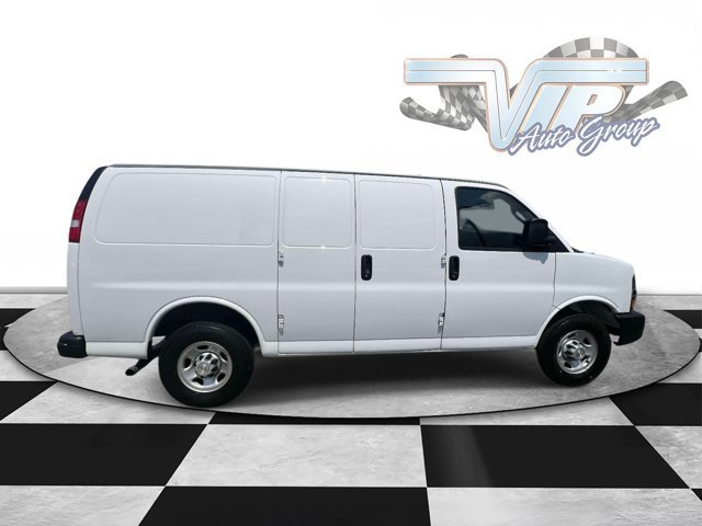 Used 2024 Chevrolet Express 2500 w/ Driver Convenience Package RWD image 5