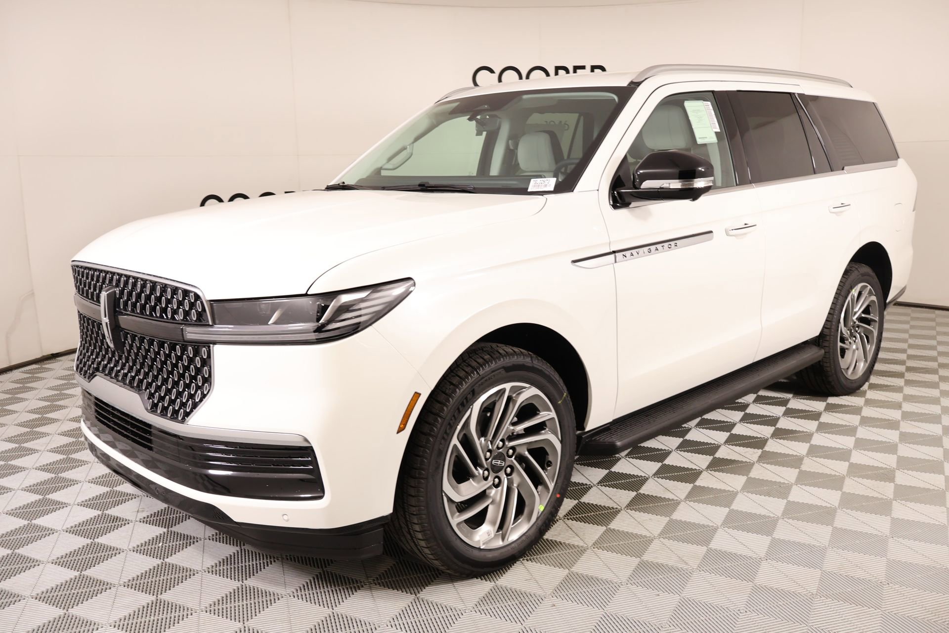 New 2026 Lincoln Navigator Premiere AWD/4WD image 11