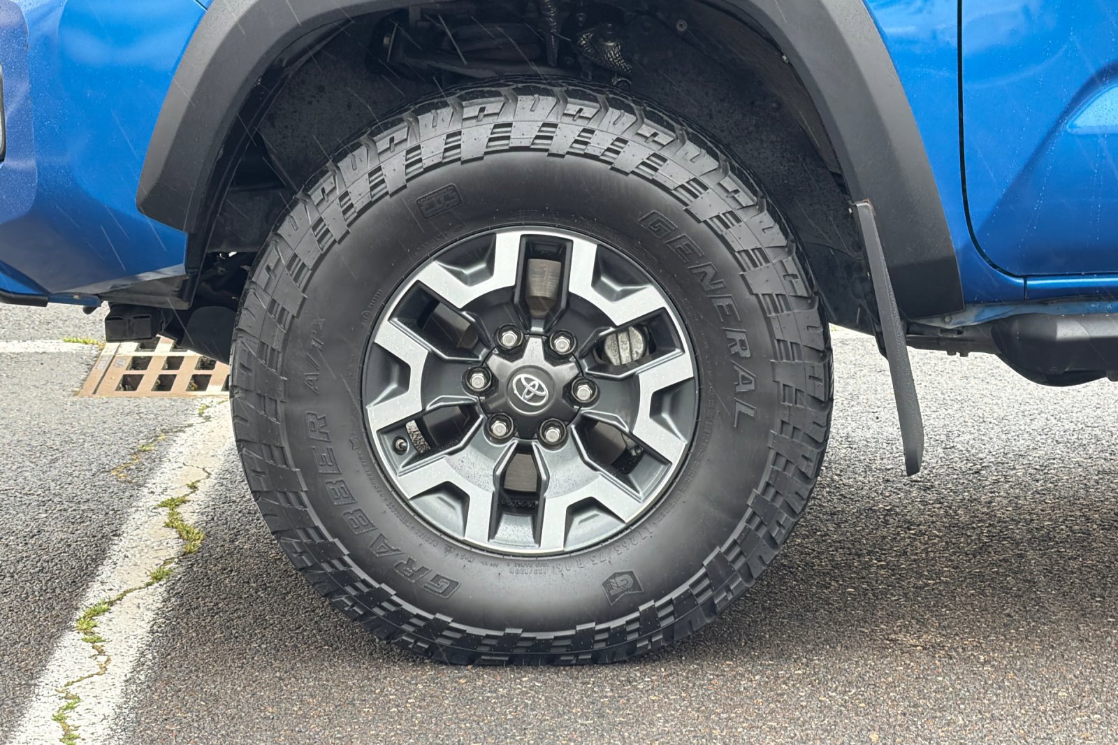 Used 2017 Toyota Tacoma TRD Off-Road image 24