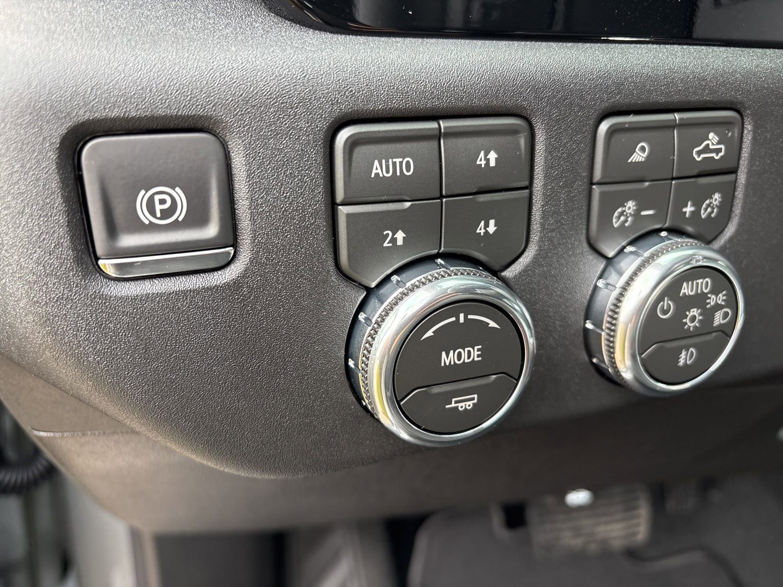 New 2026 GMC Sierra 2500 SLT w/ SLT Premium Package AWD/4WD image 14