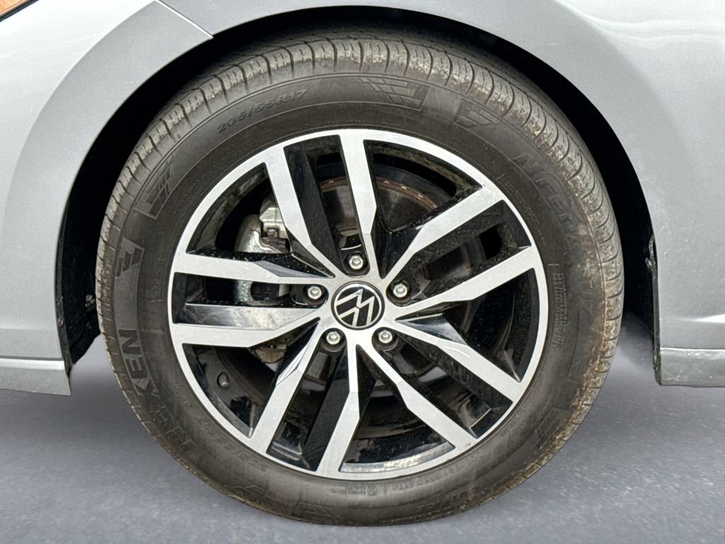 Used 2025 Volkswagen Jetta SE image 19