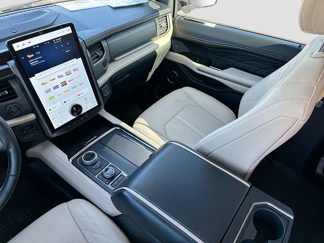 Used 2022 Ford Expedition Platinum image 24