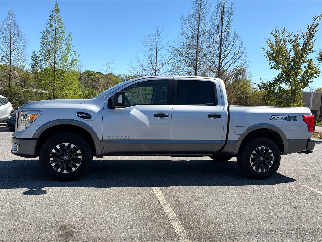 Used 2017 Nissan Titan PRO-4X AWD/4WD image 23