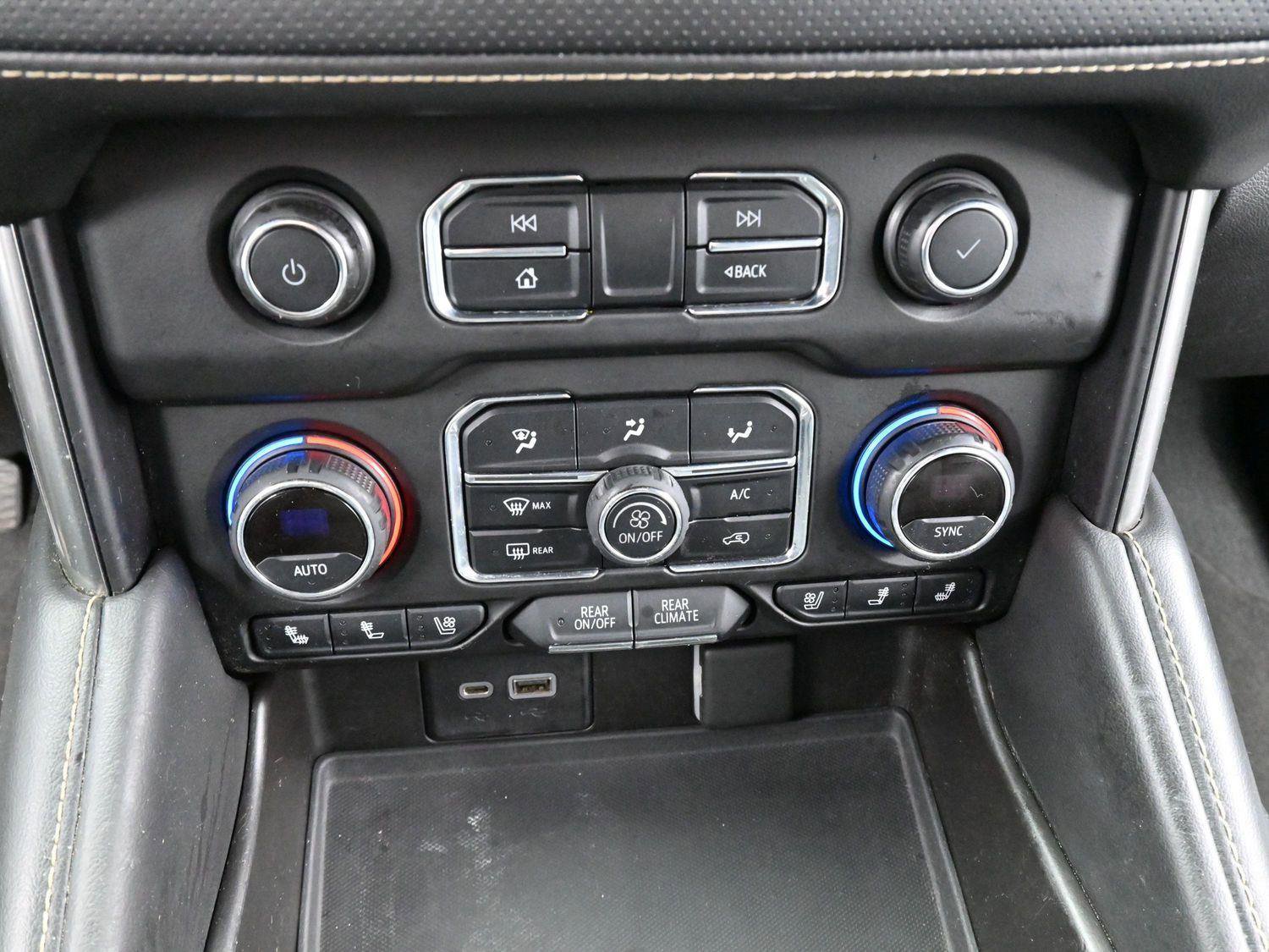 Used 2021 Chevrolet Tahoe Premier w/ Premium Package image 28