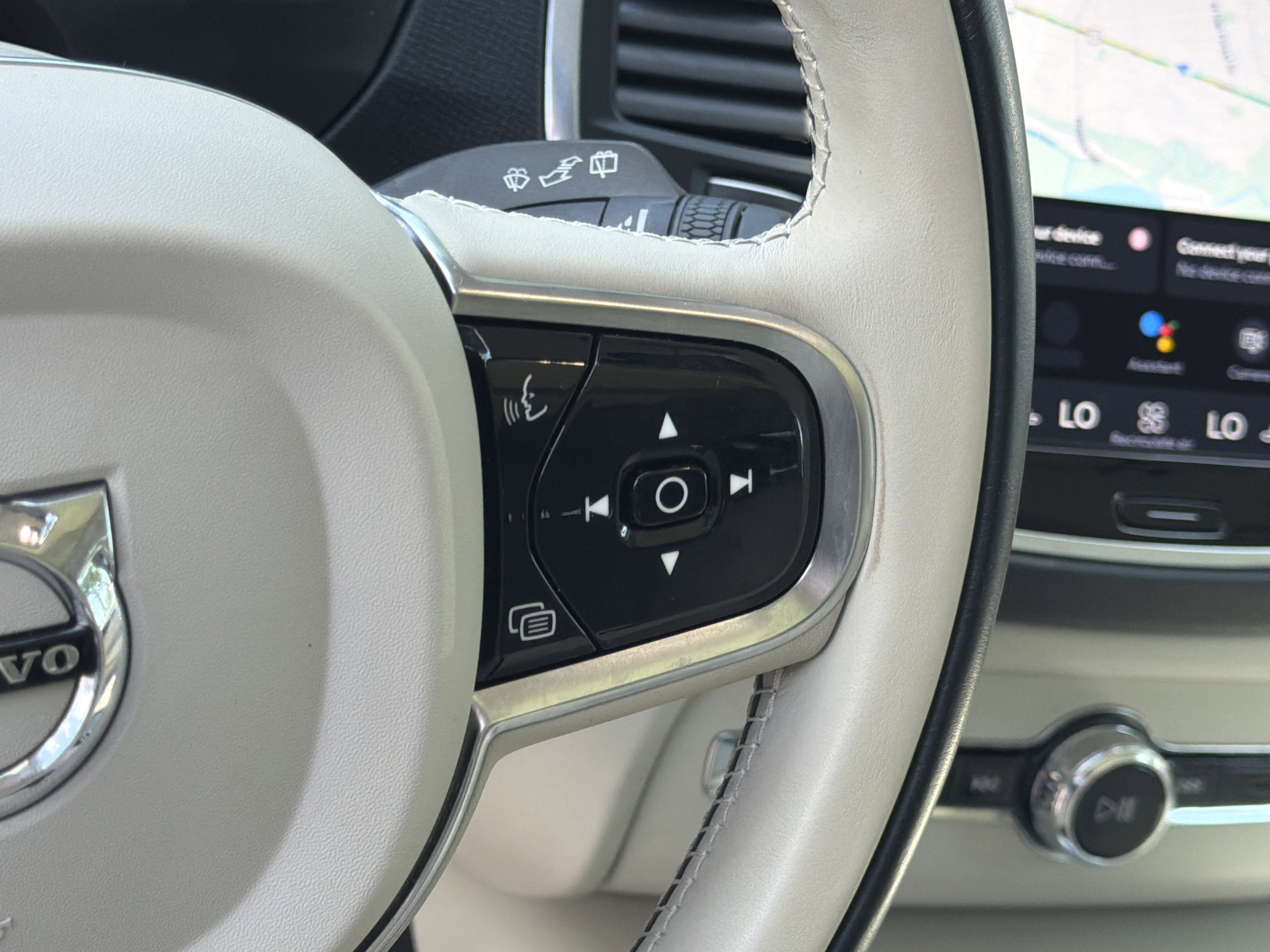 Certified 2023 Volvo XC90 B5 Core w/ Protection Package Premier AWD/4WD image 49