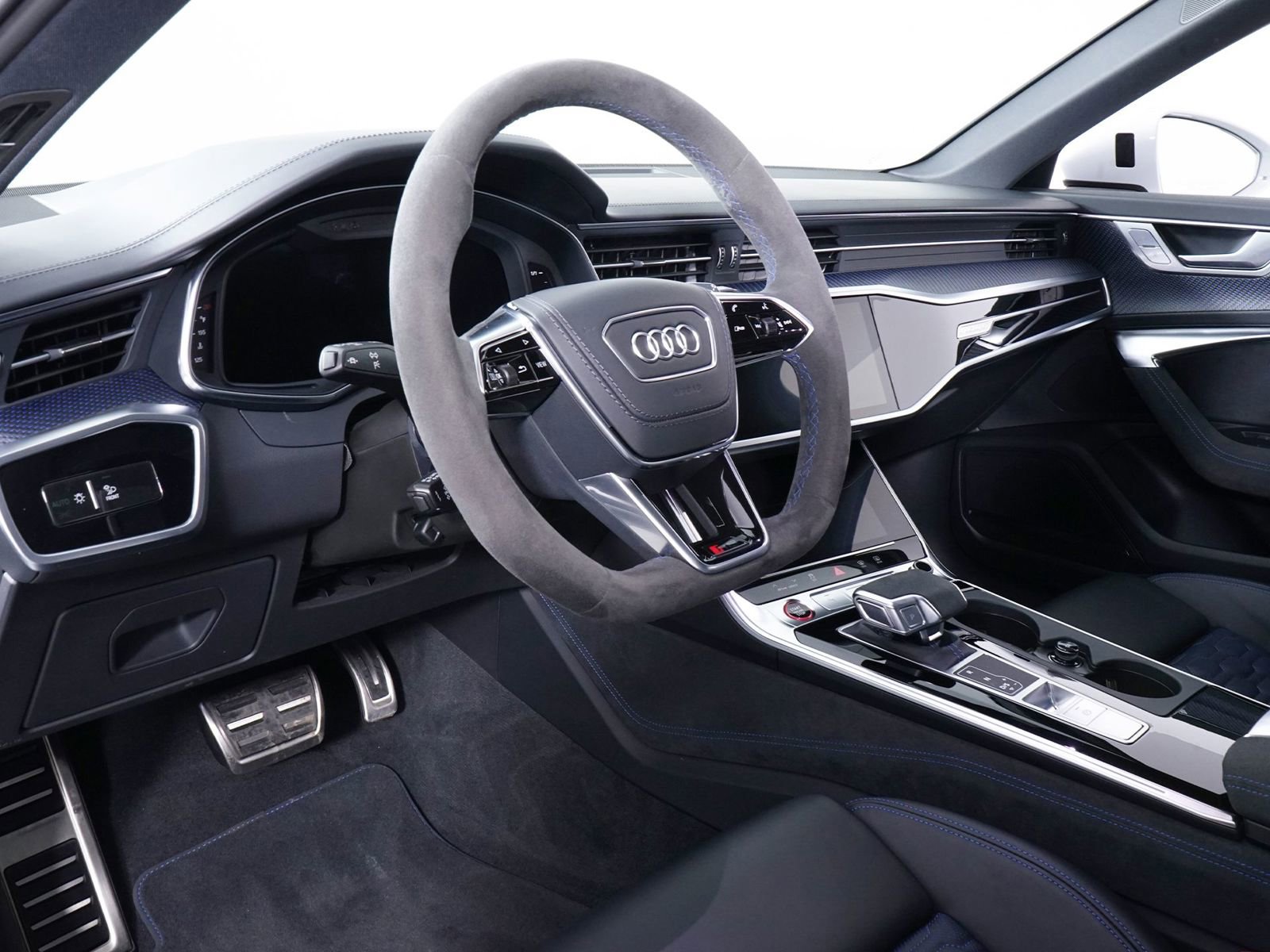 Used 2025 Audi RS 6 performance image 5