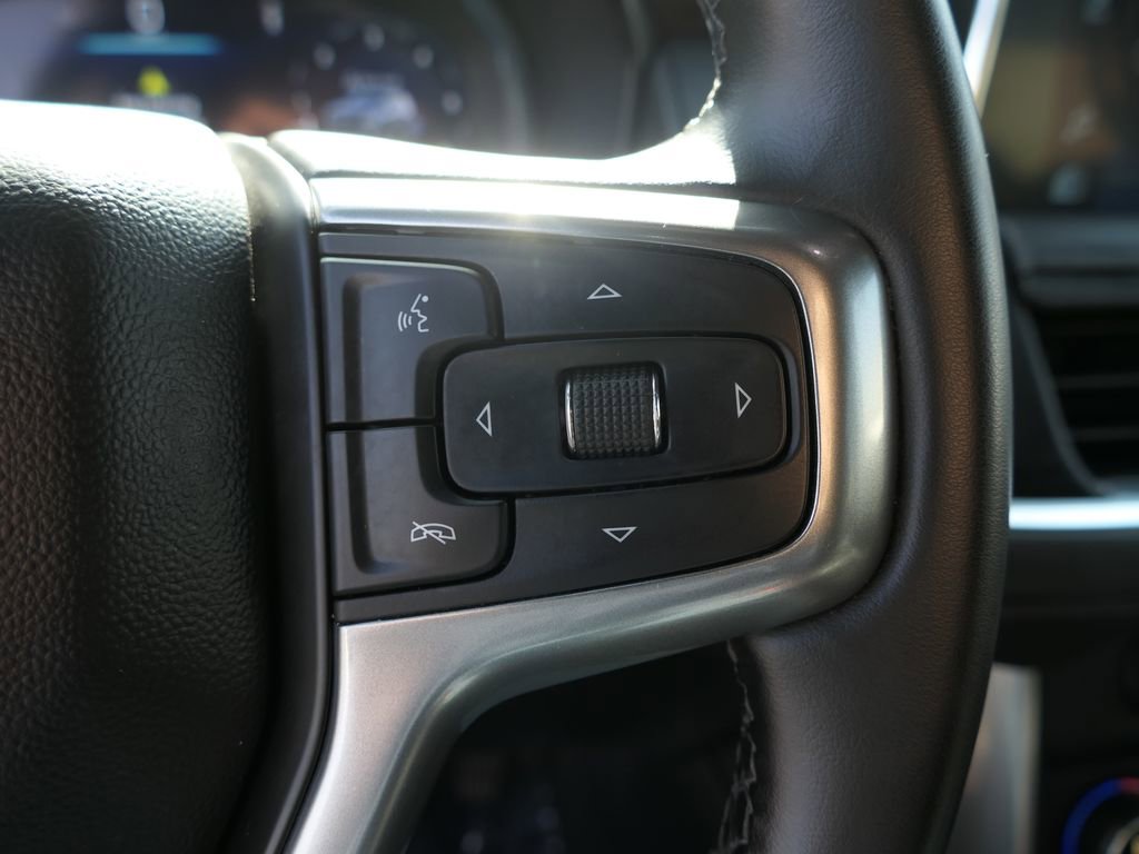 Used 2024 Chevrolet Suburban LT image 13