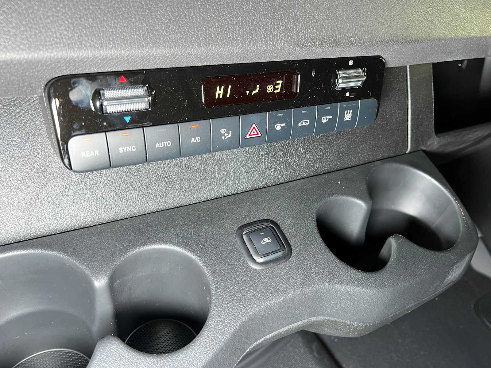 Used 2025 Mercedes-Benz Sprinter 2500 image 31