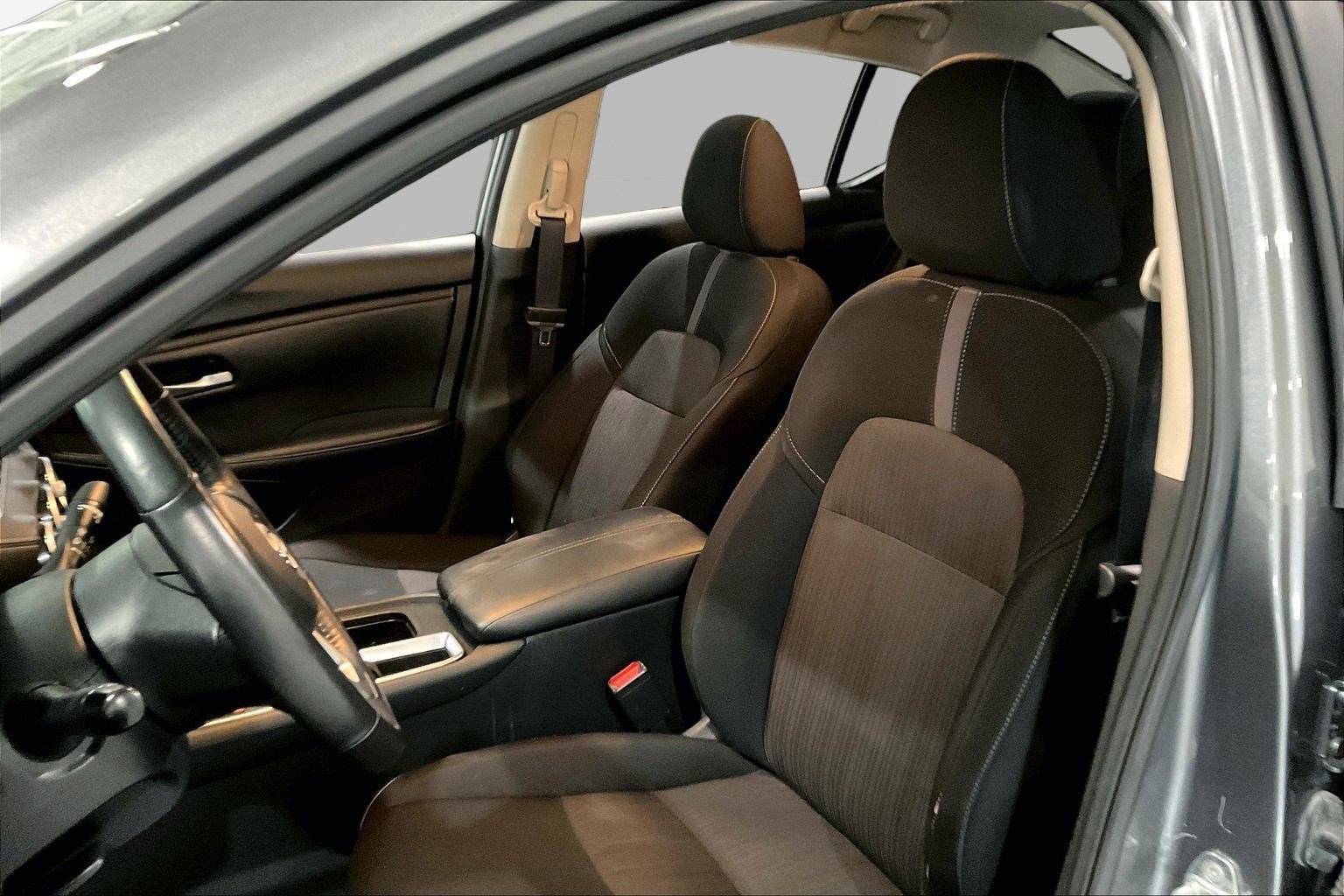 Used 2024 Nissan Sentra SV w/ All-Weather Package FWD image 21