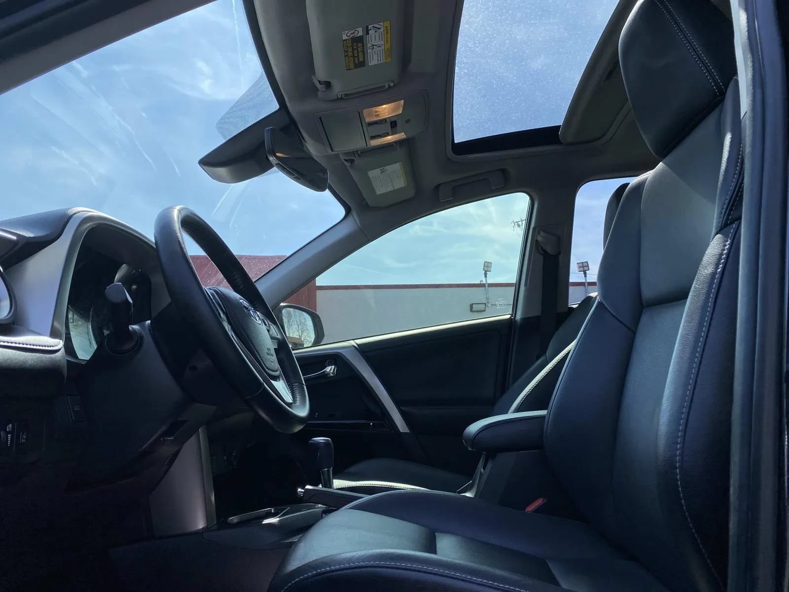 Used 2017 Toyota RAV4 Limited FWD image 17