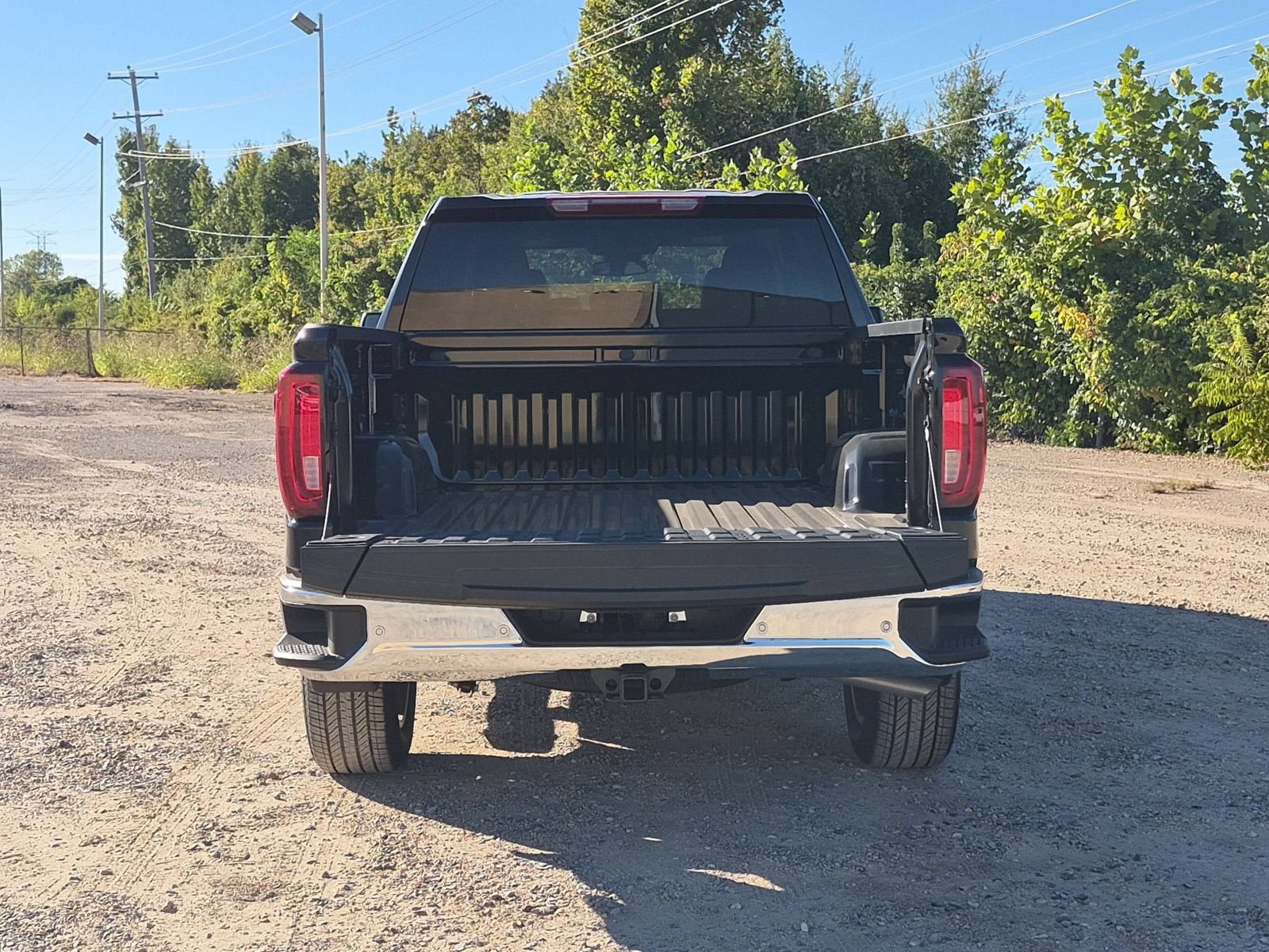 New 2026 GMC Sierra 1500 SLT w/ SLT Premium Package AWD/4WD image 4