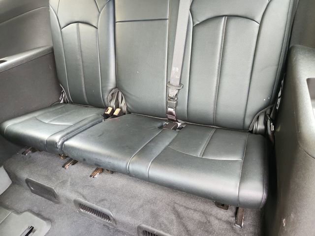 Used 2016 Chevrolet Traverse LT w/ Style and Technology Package FWD image 32