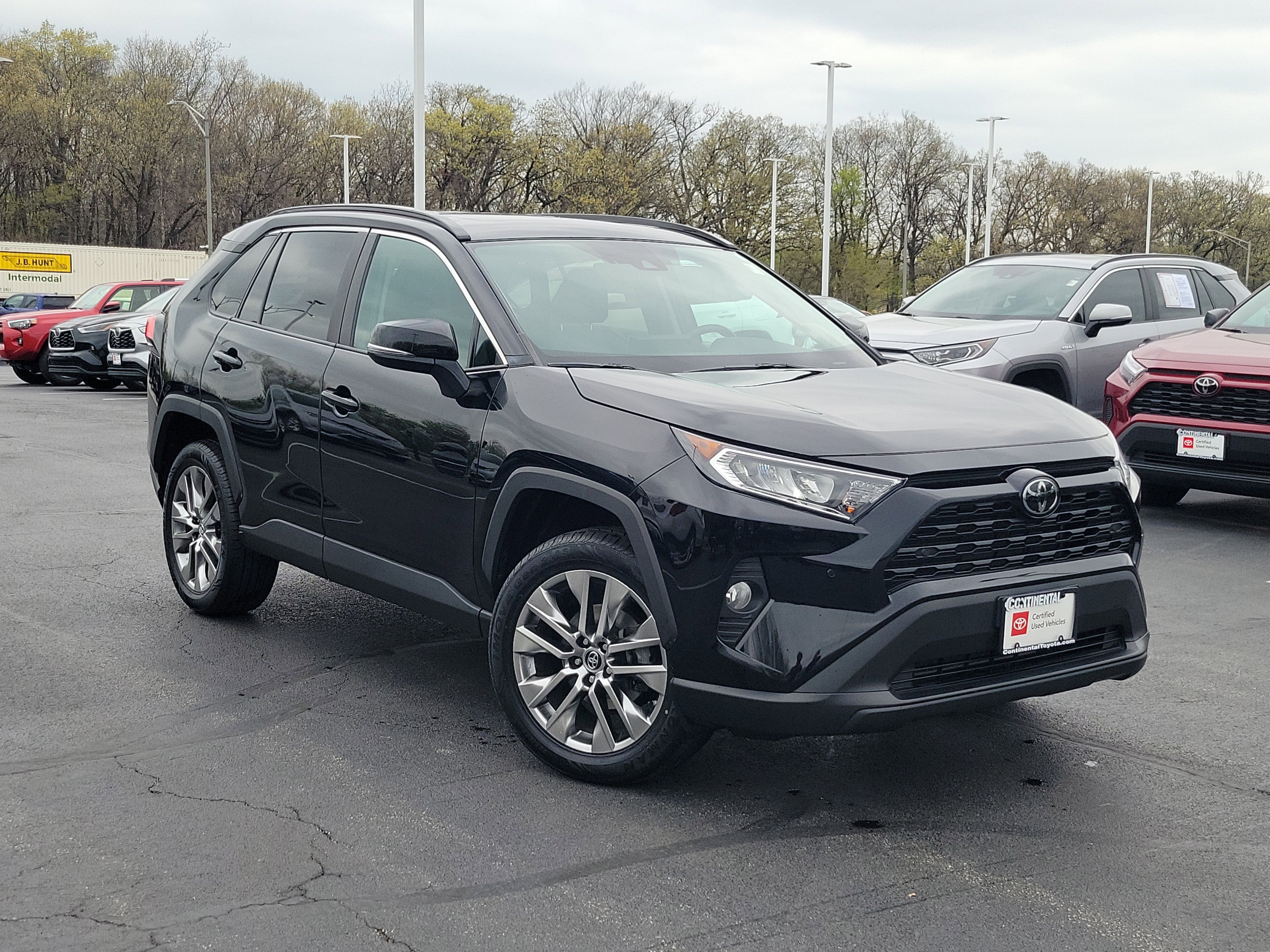 Certified 2019 Toyota RAV4 XLE Premium AWD/4WD image 32
