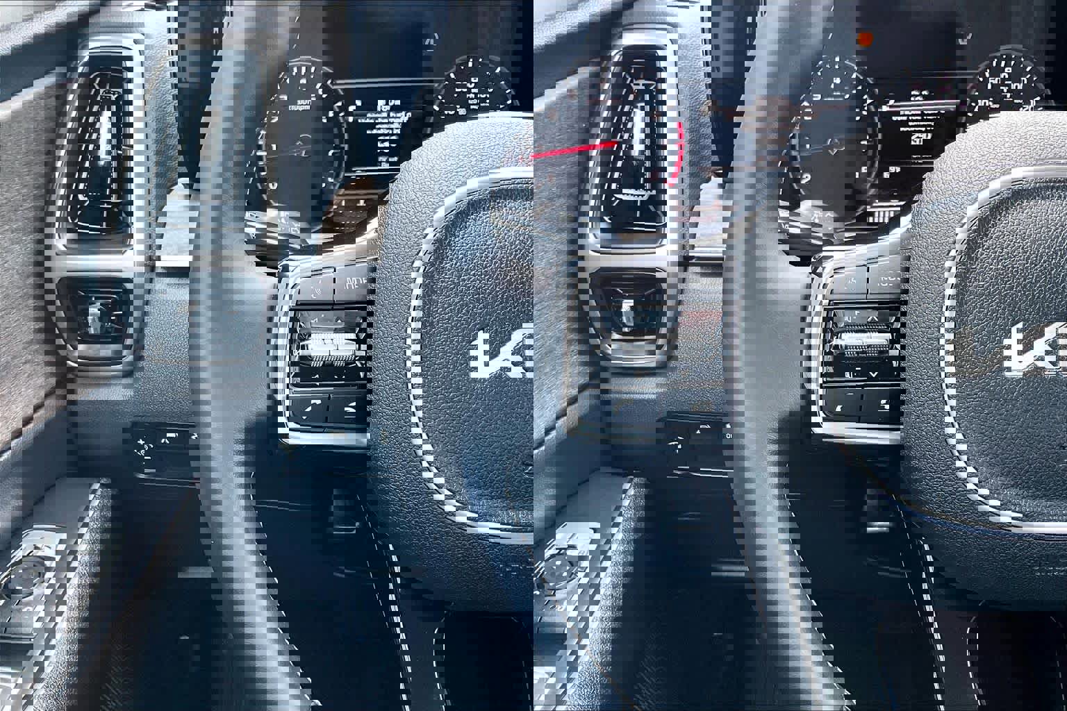 Used 2022 Kia Sorento S image 25