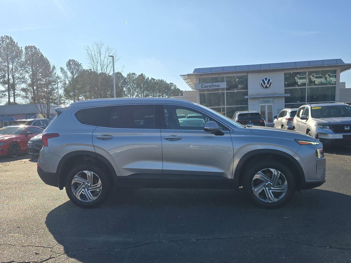 Used 2023 Hyundai Santa Fe SEL w/ Winter Weather Package image 4