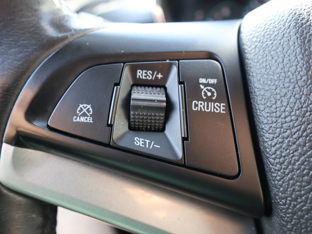 Used 2019 Chevrolet Trax LT w/ LT Convenience Package FWD image 16