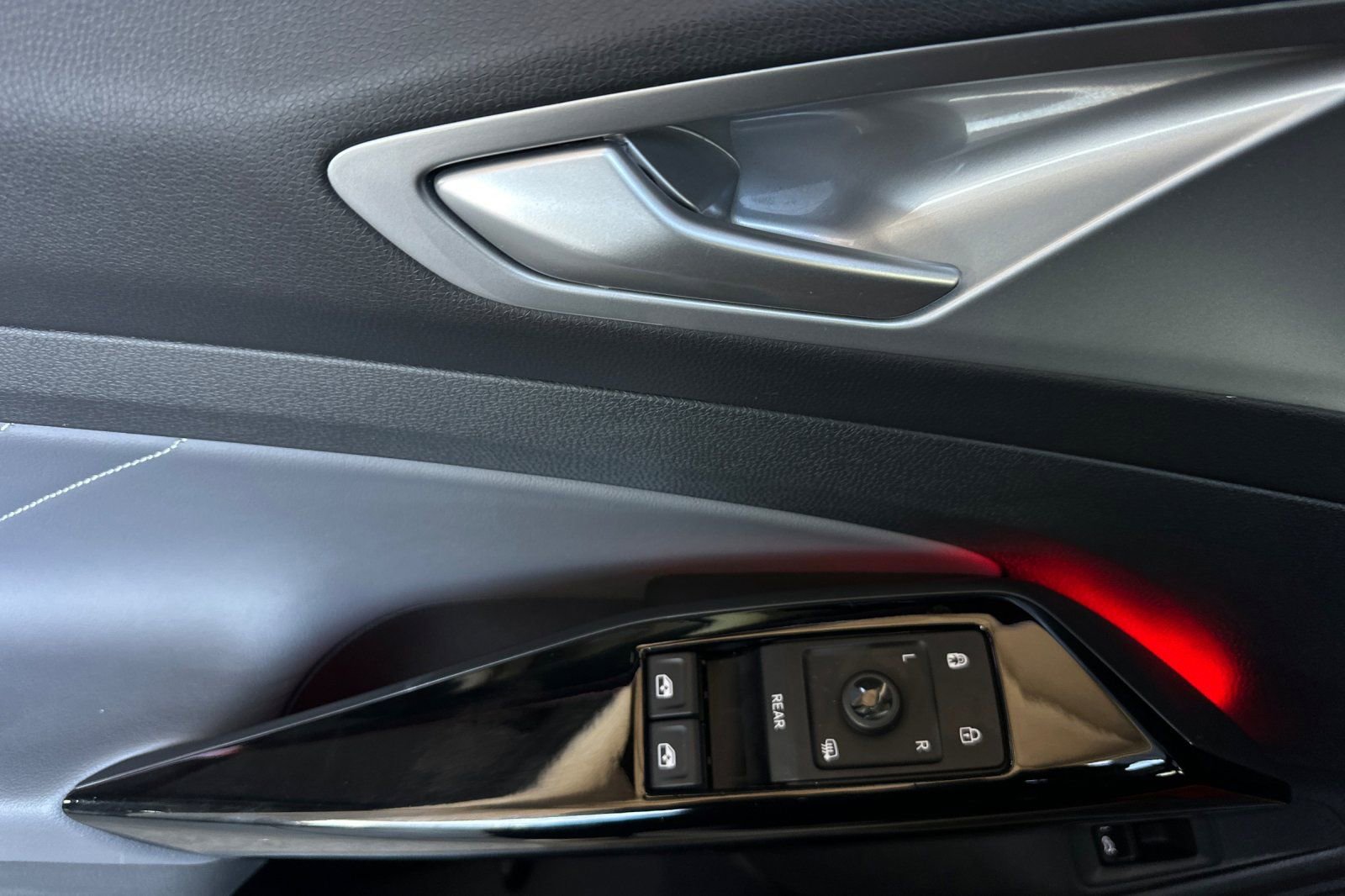 Used 2023 Volkswagen ID.4 Pro S image 11