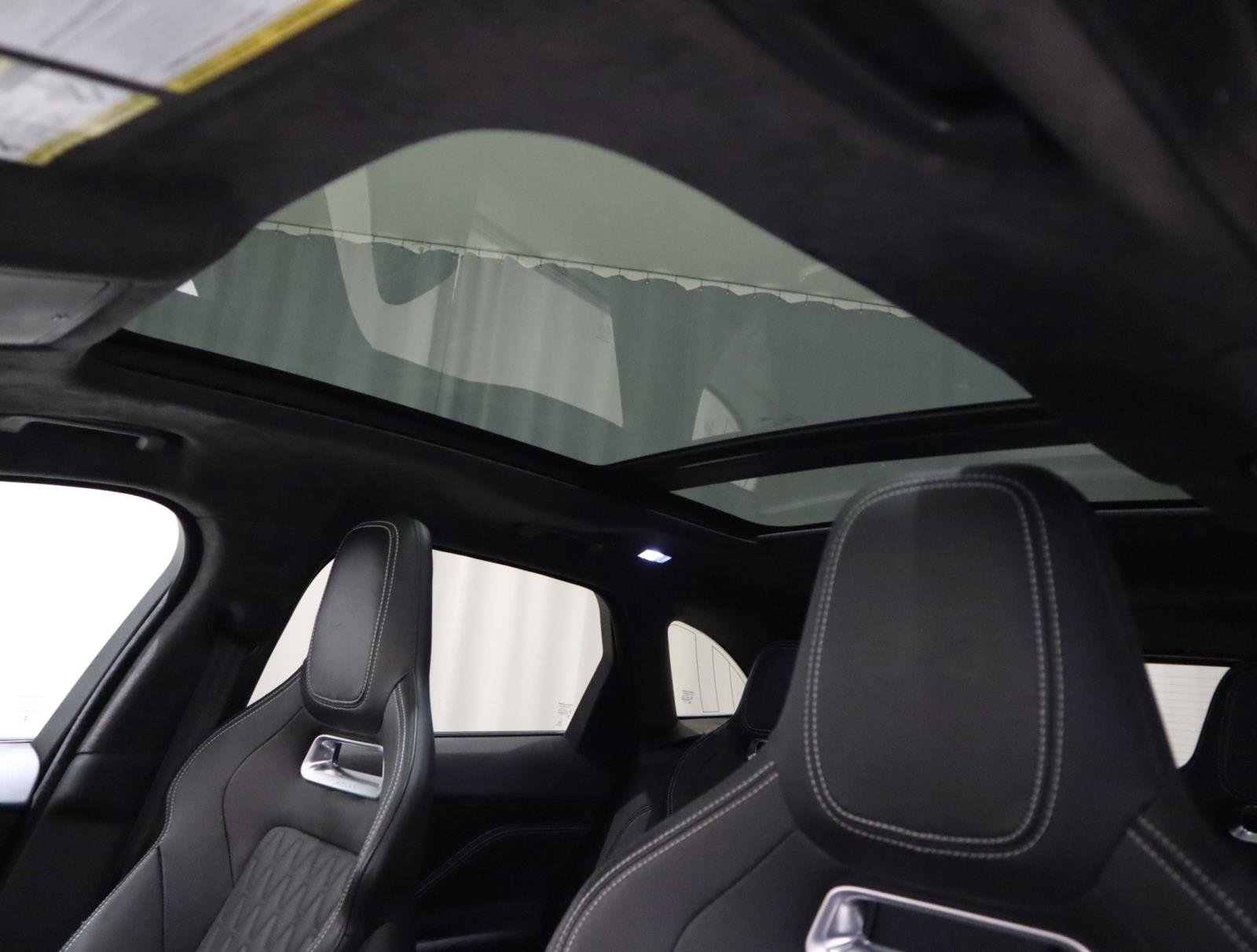 Used 2020 Jaguar F-PACE SVR image 28