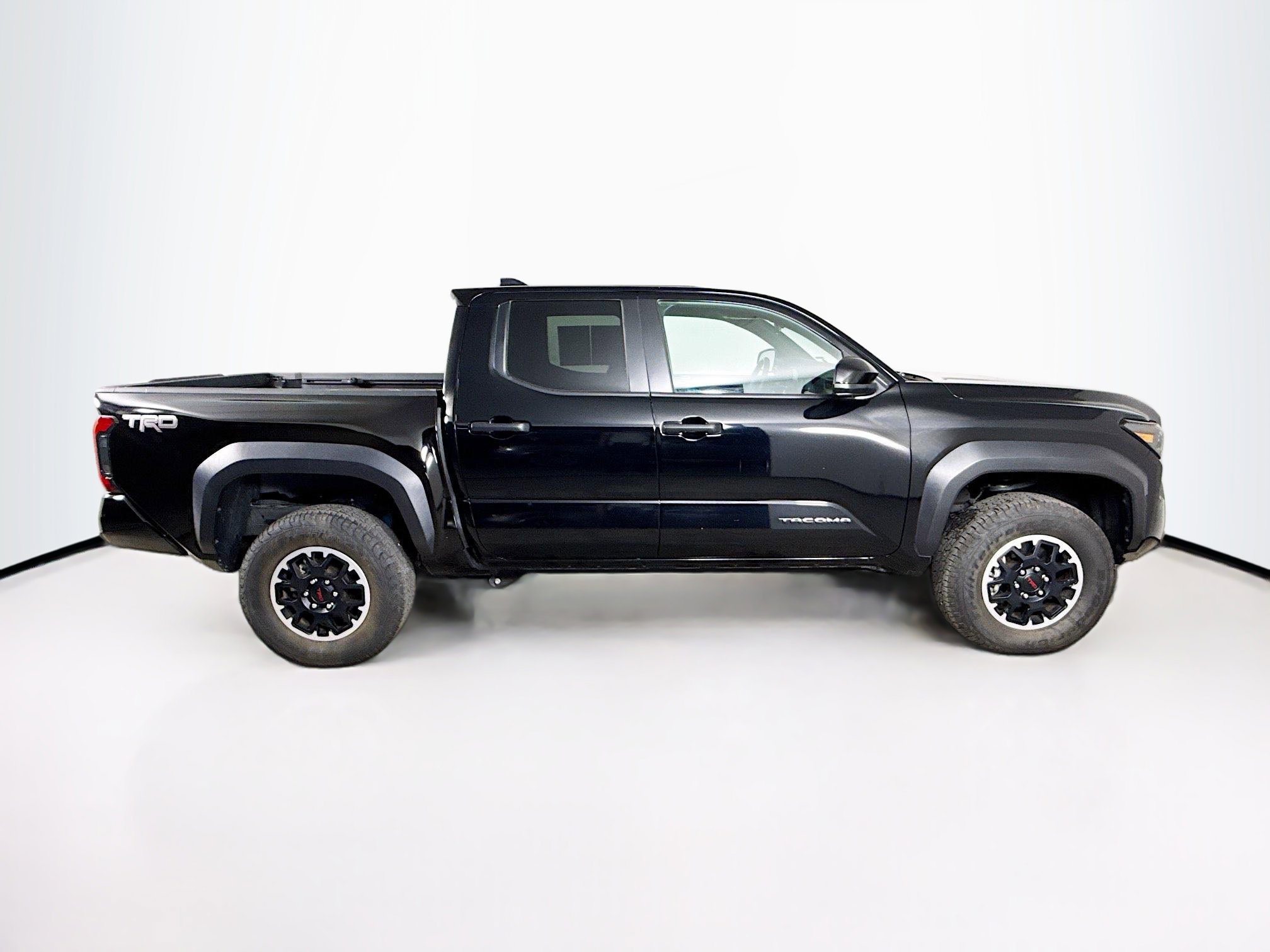 Used 2024 Toyota Tacoma TRD Off-Road image 2