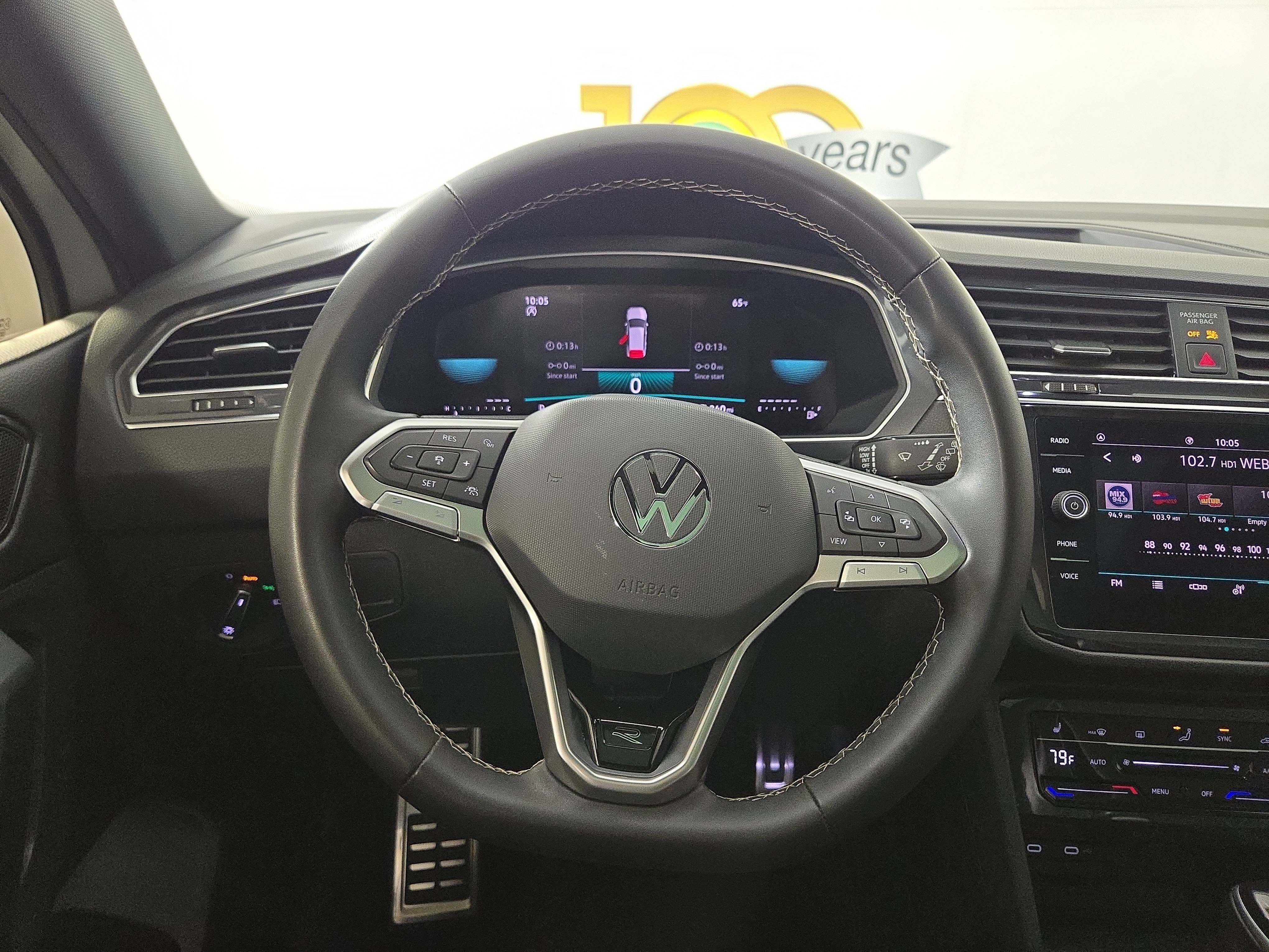 Used 2023 Volkswagen Tiguan SE R-Line image 15