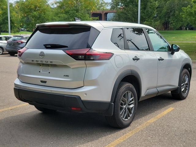 Certified 2025 Nissan Rogue S AWD/4WD image 4