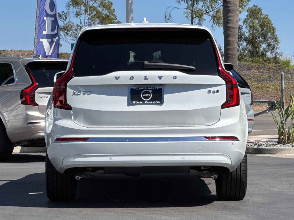Certified 2026 Volvo XC90 B6 Plus AWD/4WD image 4