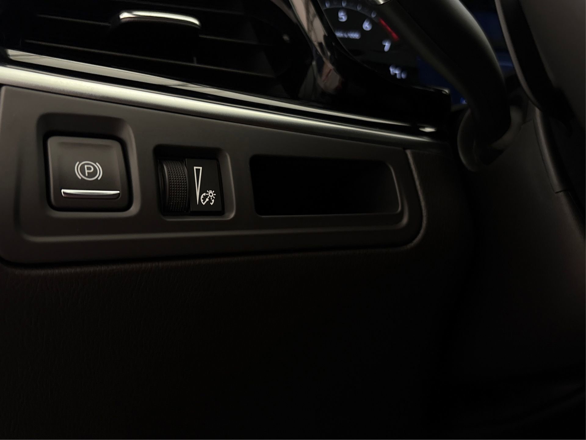 New 2025 Cadillac XT6 Luxury image 20