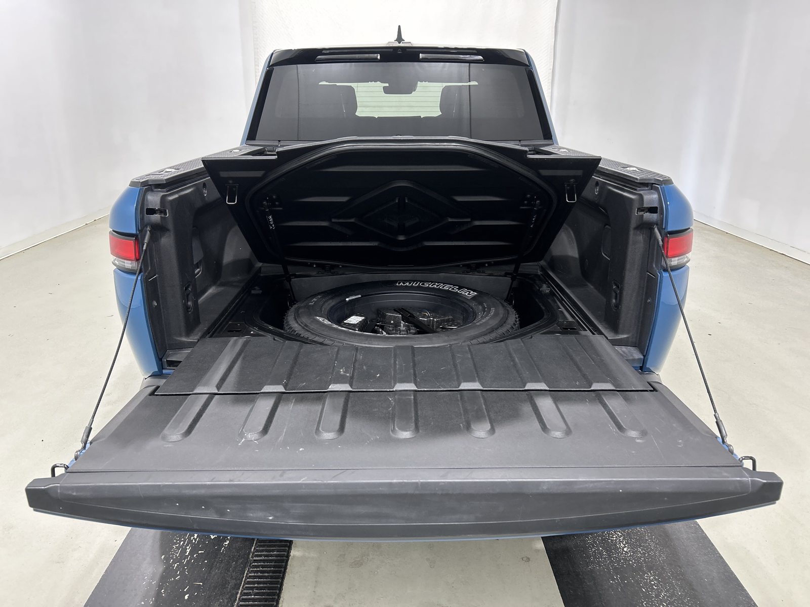 Used 2023 Rivian R1T Launch Edition AWD/4WD image 15